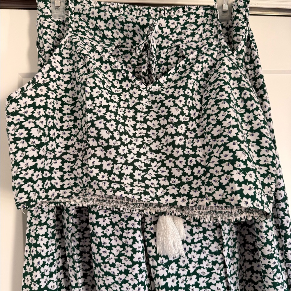 SHEIN Green & White Two Piece Pants Set